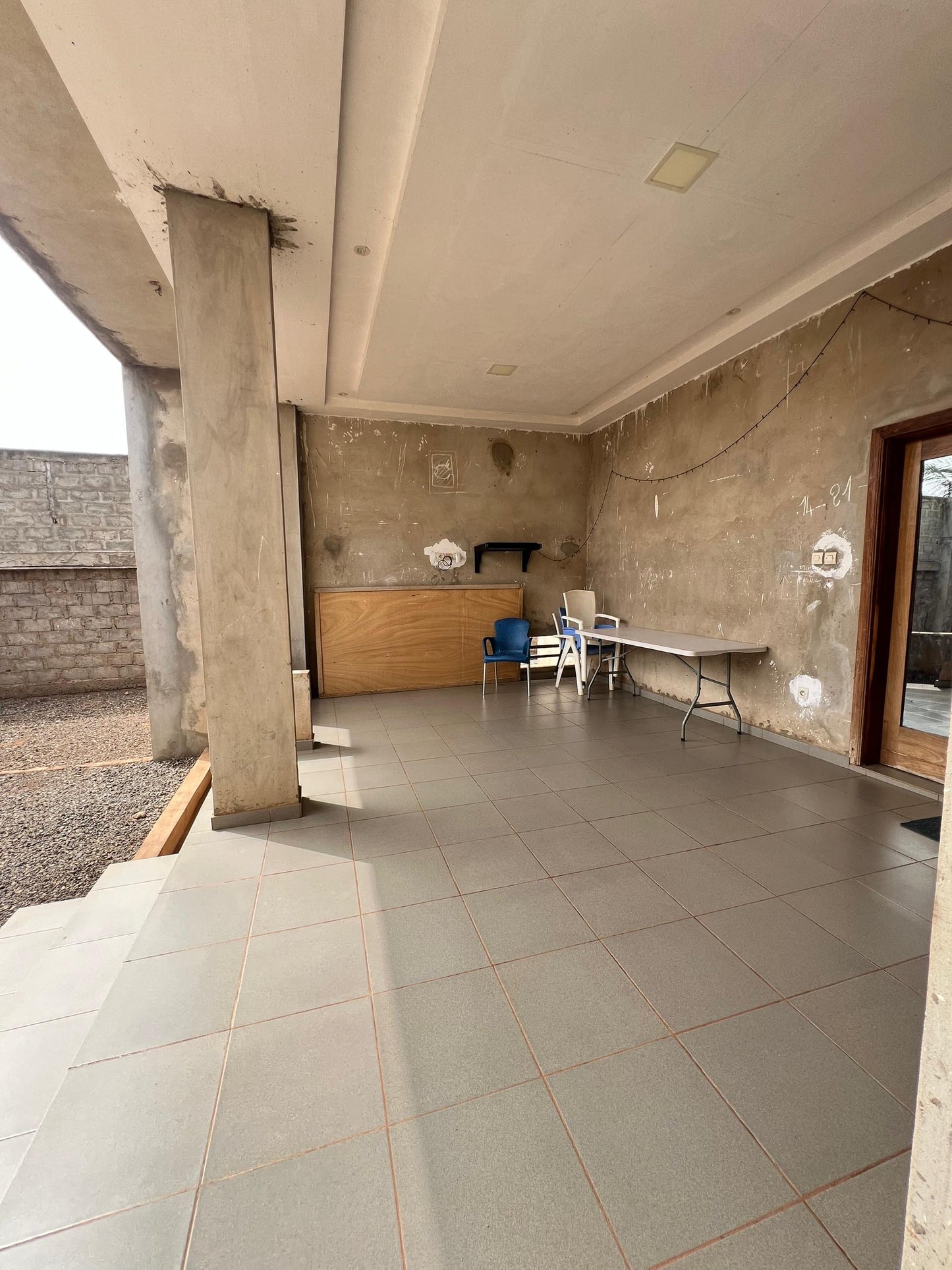 VILLA MODERNE 6 PIÈCES À VENDRE À ADIDOGOMÉ SÉGBÉ – 1 LOT – PRÈS PHARMACIE SÉGBÉ