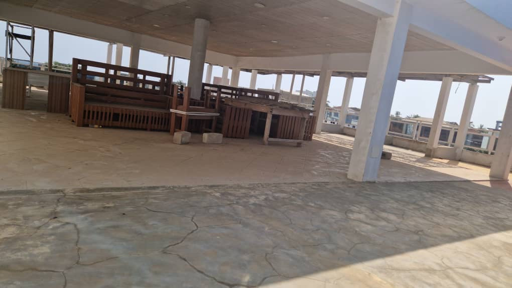 UN IMMEUBLE 7 PIÈCES À VENDRE À BAGUIDA À 70M DU GOUDRON