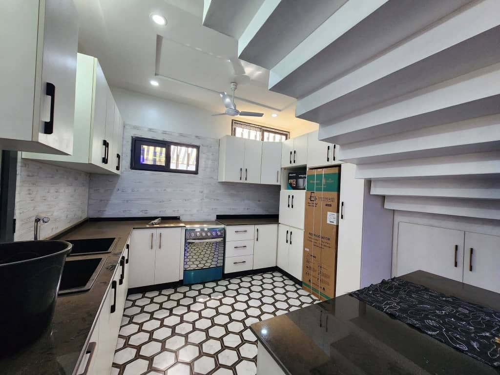 VILLA À VENDRE À VOGAN – 11 PIÈCES AU TOTAL