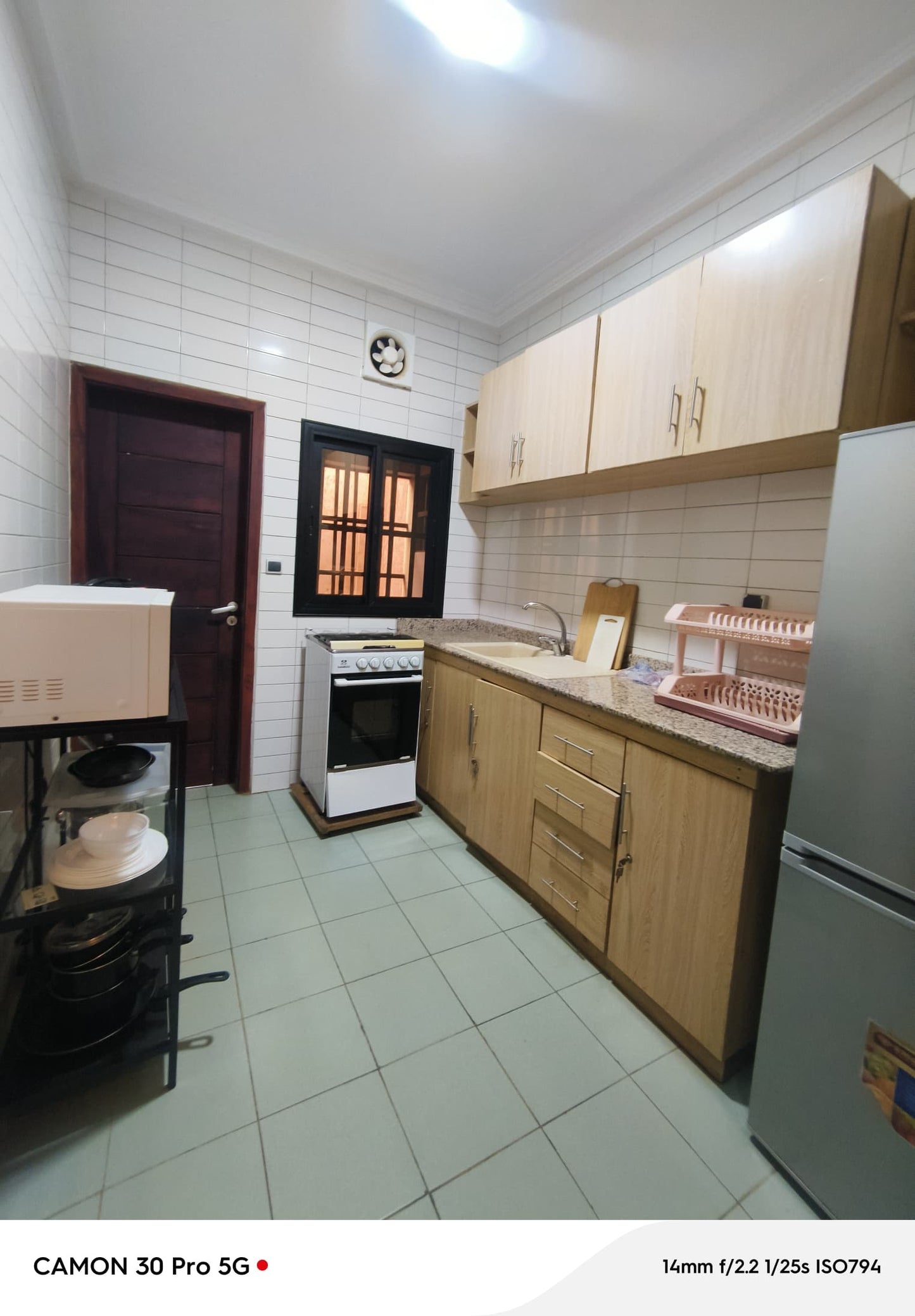 RÉSIDENCE 8 PIÈCES À VENDRE AVEC LES MEUBLES À AGOÈ ASSIYEYÉ – 602 m²