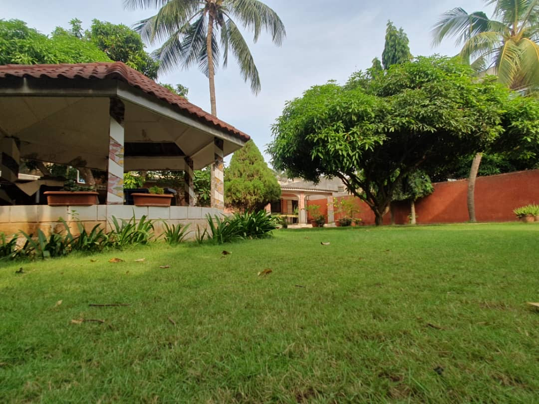 UNE VILLA À VENDRE À ADIDOGOMÉ WONYOMÉ À 100M DU GOUDRON - 4 PIÈCES