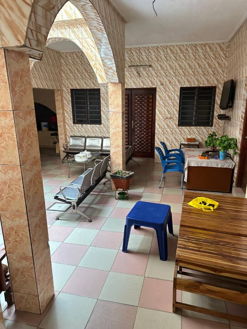 ADAMAVO – VILLA 15 PIÈCES À VENDRE