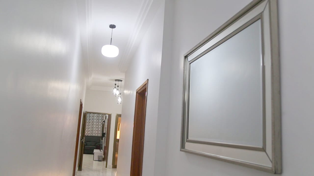 À LOUER – VILLA MEUBLÉ 4 PIÈCES (3 CHAMBRES SALON) À KOHÉ
