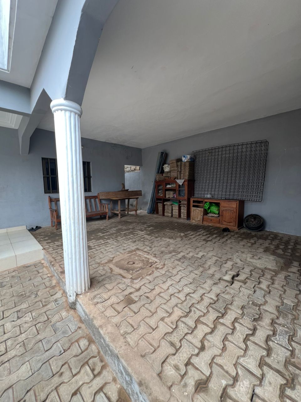 LOMÉ - NANÉGBÉ – VILLA 3 CHAMBRES À VENDRE SUR 300 M²