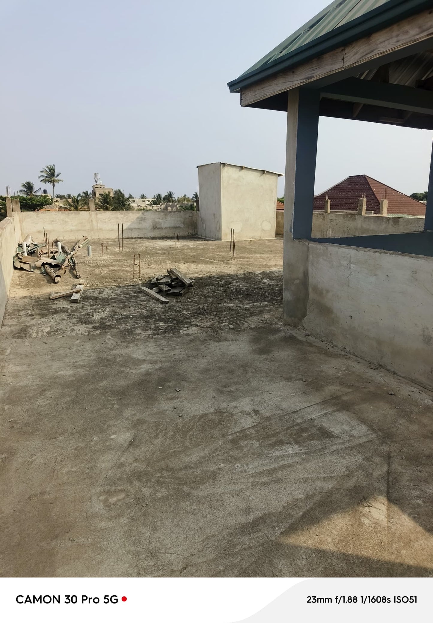 À VENDRE – RÉSIDENCE DUPLEX DE 25 PIÈCES SUR 2 LOTS À ADIDOGOMÉ SAGBADO – 450 MILLIONS FCFA (À DÉBATTRE)