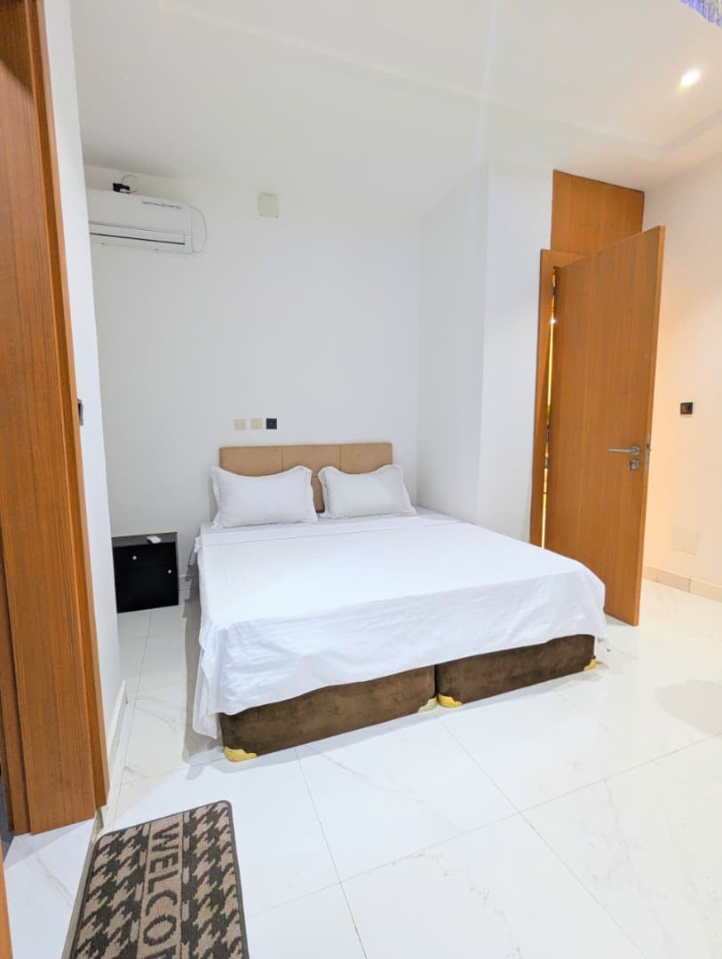 APPARTEMENT MEUBLÉ À LOUER À LOMÉ - HÉDZRANAWOÉ – 2 CHAMBRES SALON – 700.000 FCFA