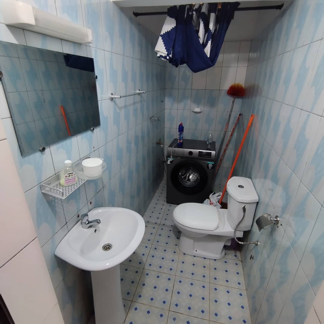 À LOUER – VILLA MEUBLÉE DE 4 PIÈCES AVEC JARDIN À AGOÈ CACAVELI – 500.000F CFA/MOIS