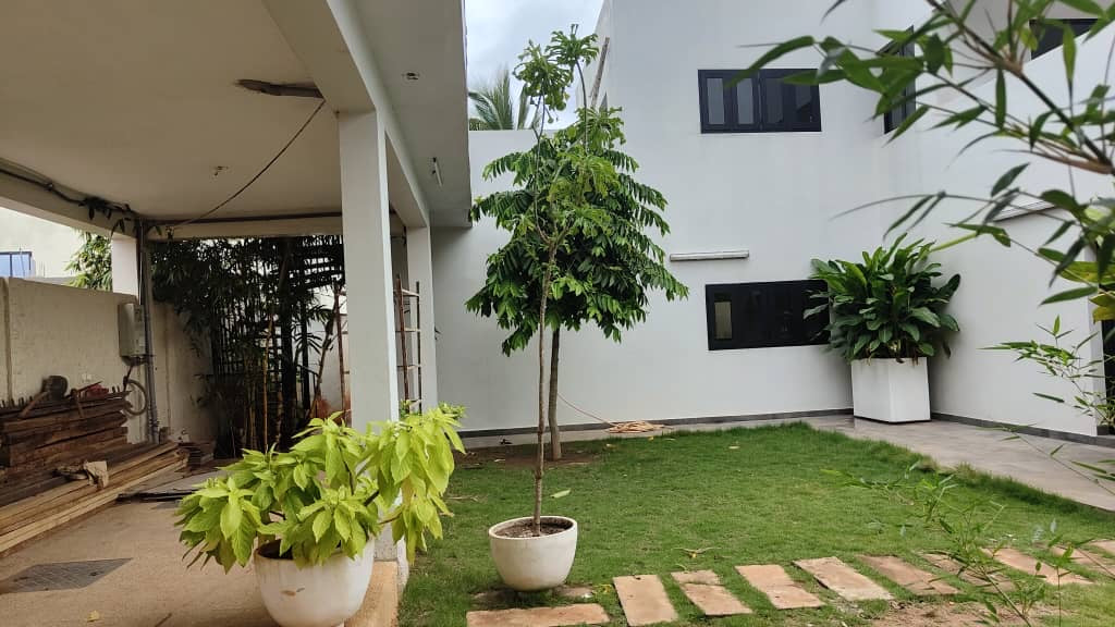 MAGNIFIQUE VILLA À VENDRE À AGOÉ ZOSSIMÉ - 6 PIÈCES