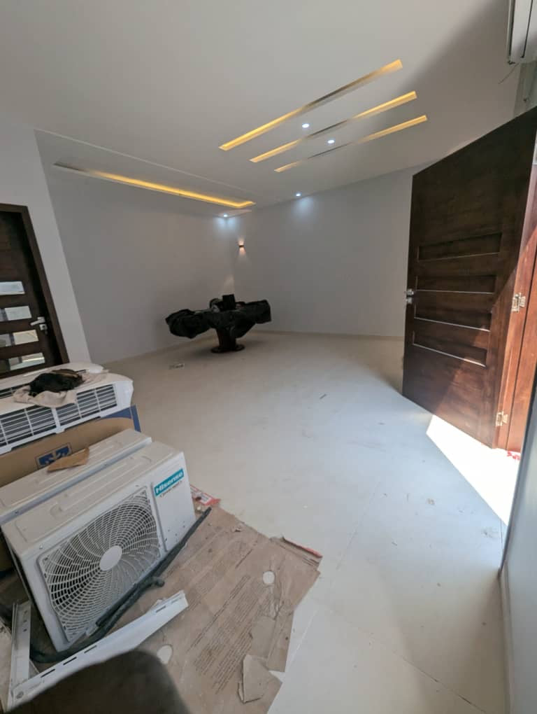 À VENDRE – VILLA 4 PIÈCES (3 CHAMBRES + SALON) AVEC TITRE FONCIER DANS LA CITÉ BAGUIDA – 105 MILLIONS FCFA