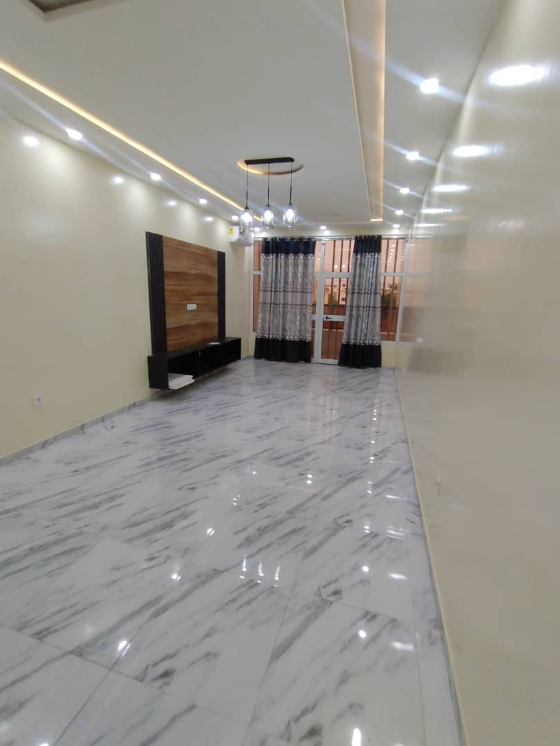 À LOUER – VILLA DUPLEX DE 6 PIÈCES | AGOÈ 2 LIONS | 700.000 F/MOIS