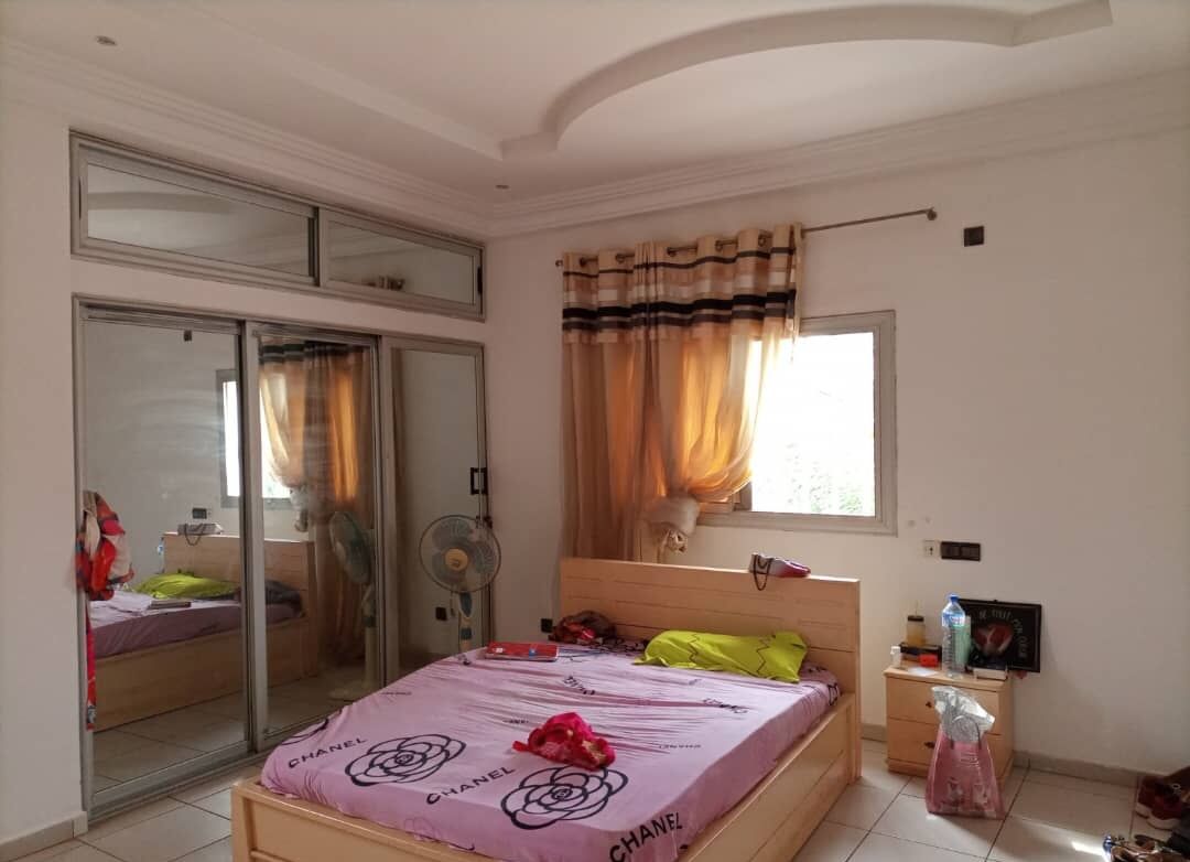 À VENDRE – VILLA DUPLEX DE 10 PIÈCES À AGOE CACAVELI (270 MILLIONS)