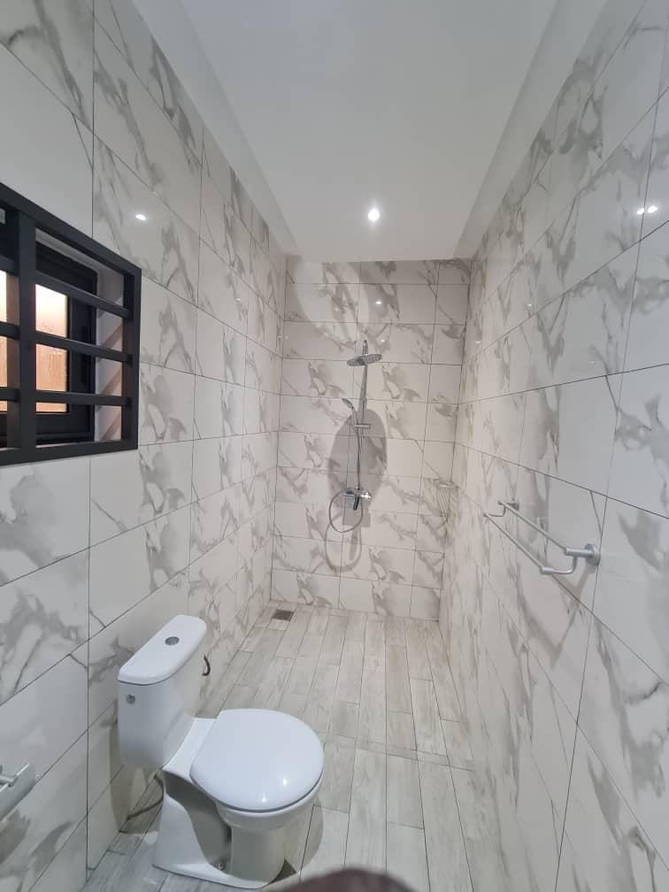 VILLA 5 PIÈCES DUPLEX AVEC JARDIN À LOUER À LOMÉ – KÉGUÉ | 900.000F