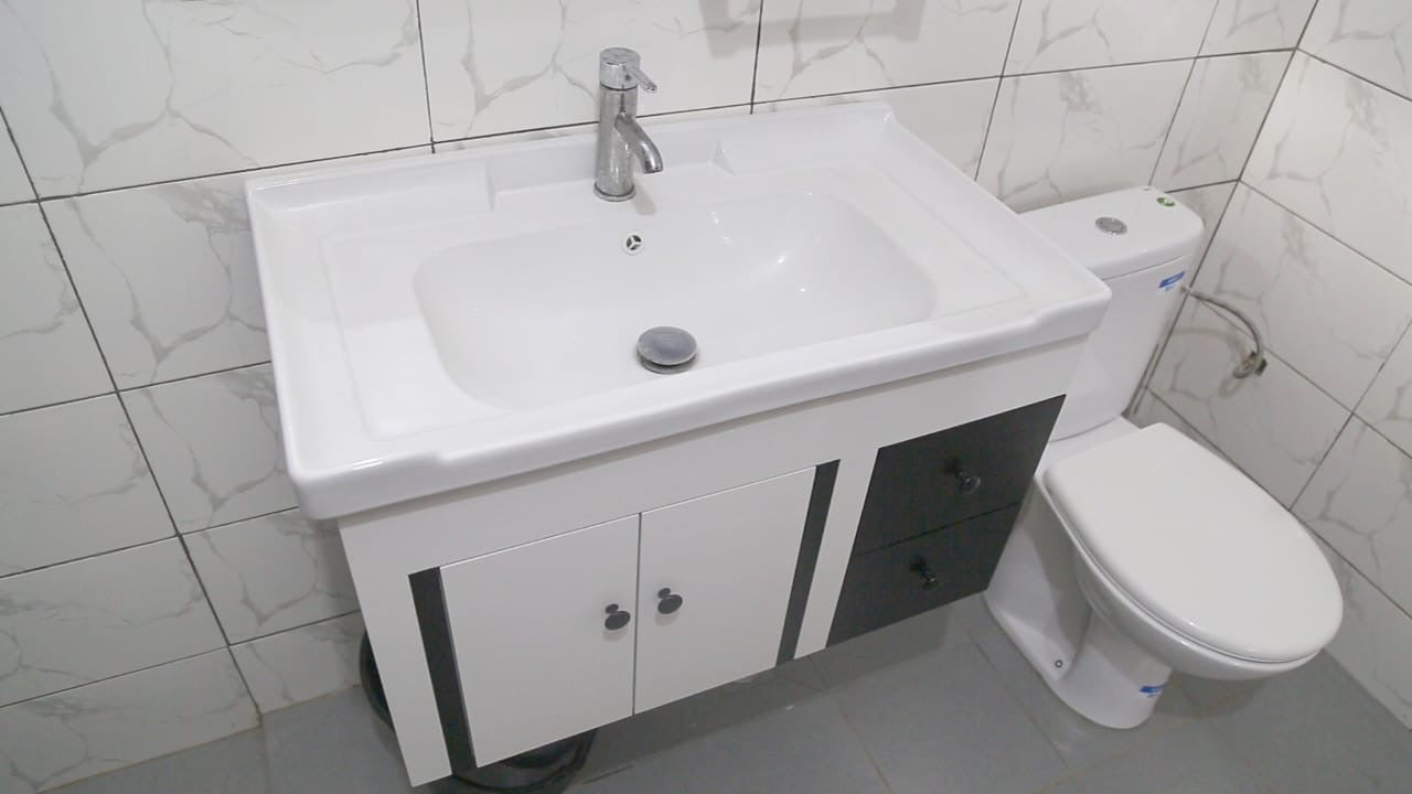 À LOUER – VILLA MEUBLÉ 4 PIÈCES (3 CHAMBRES SALON) À KOHÉ