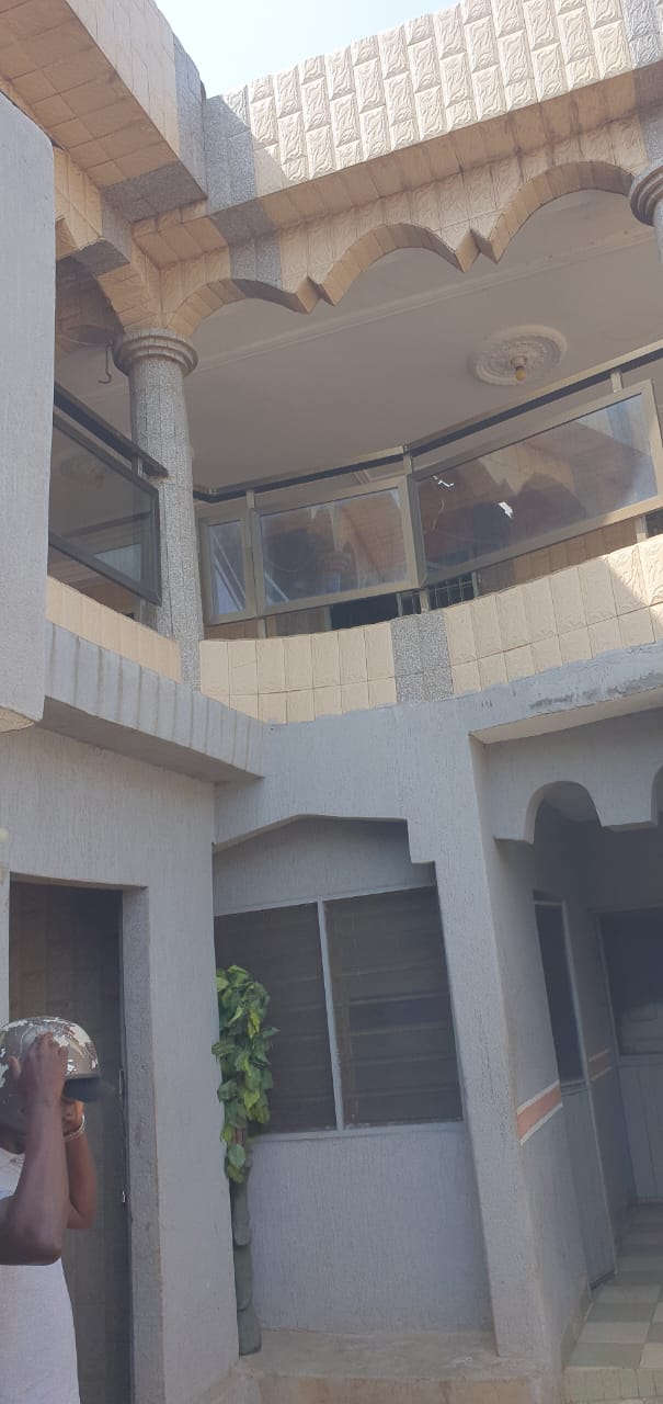 Villa R+1 à vendre à Dabarakondji – 45 millions FCFA