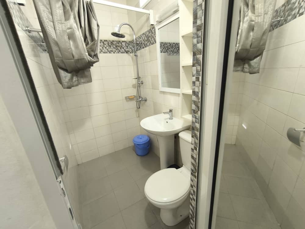 VILLA BASSE À VENDRE – CITÉ MOKPOKPO, ADIDOGOMÉ – 4 PIÈCES