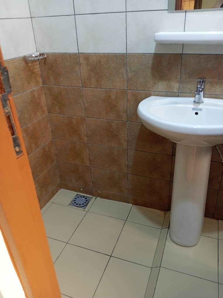 À LOUER – APPARTEMENT POUR BUREAU À LOMÉ - AGBALÉPÉDOGAN