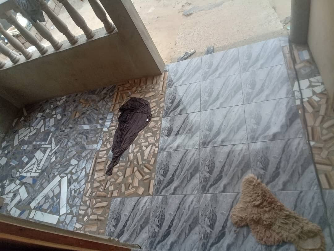 VILLA 2 CHAMBRES SALON À VENDRE À LOMÉ - APESSITO – URGENCE