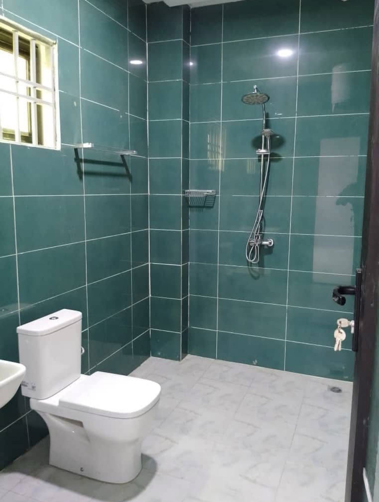 À VENDRE – VILLA 4 PIÈCES | LEGBASSITO AVINATO | 65 MILLIONS F CFA