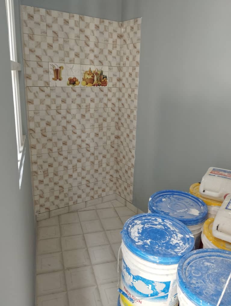 À VENDRE : VILLA DUPLEX DE 5 PIÈCES SUR 300 m² À AGBATA (CÔTÉ NON PLAGE)