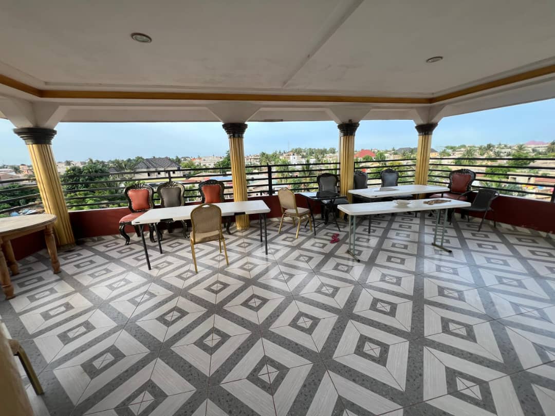 Immeuble 4 niveaux en vente à Agoé Sogbossito – 95 millions FCFA