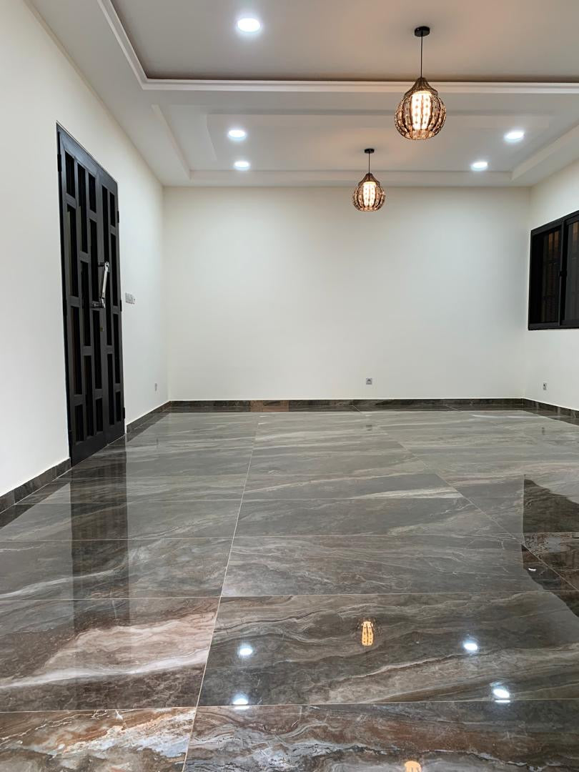 À VENDRE – Villa duplex 8 pièces à Agoè Telessou | 300 m² | Titre foncier | 200 millions FCFA