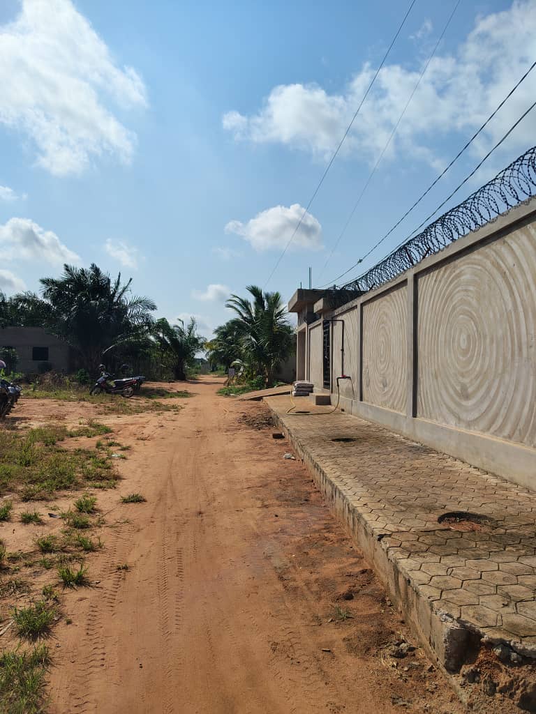 Terrain 1 lot en vente à Agoè Legbassito Zovadjin – 25 millions FCFA