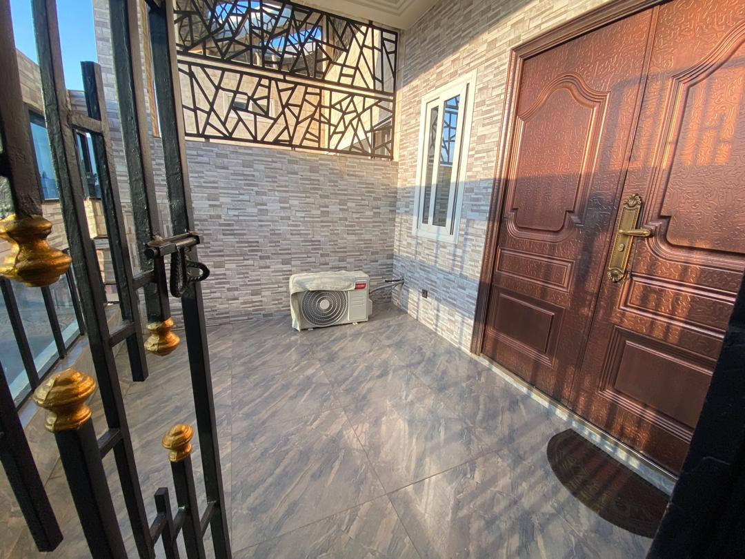 Appartement 1 chambre meublé haut standing à louer à Djidjolé – 400 mille FCFA/mois