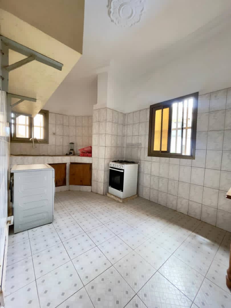 Villa duplex 5 chambres en vente à Adidogomé Avé Maria - 75 millions FCFA