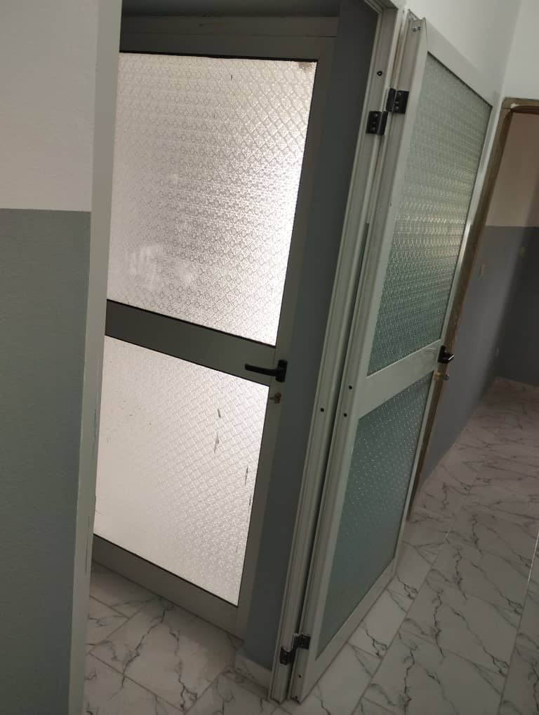 À VENDRE : VILLA DUPLEX DE 5 PIÈCES SUR 300 m² À AGBATA (CÔTÉ NON PLAGE)