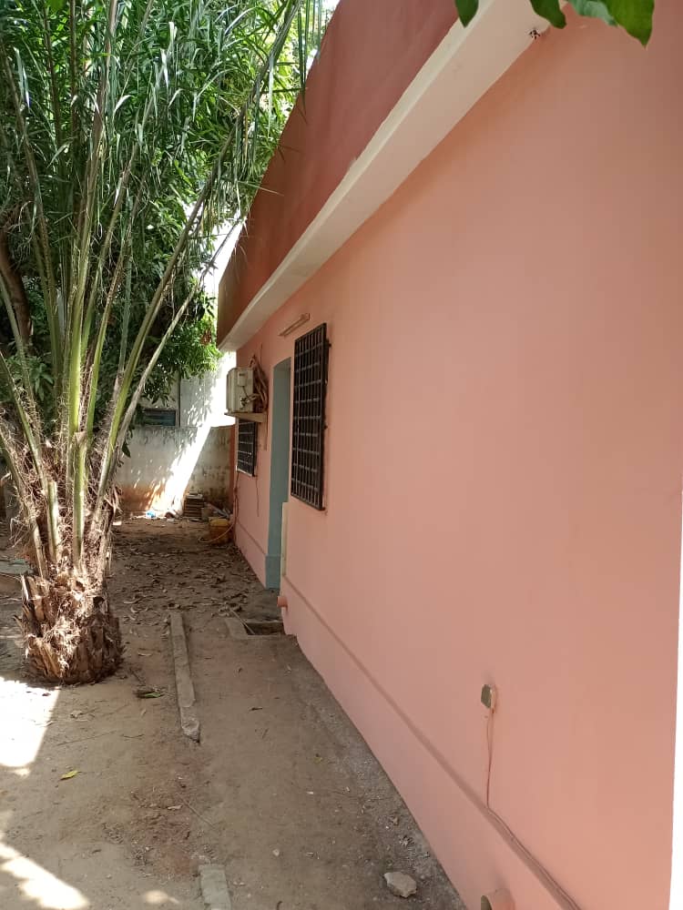 À VENDRE – VILLA DALLÉE 3 CHAMBRES SUR 1 LOT À WONYOMÉ (75 MILLIONS)