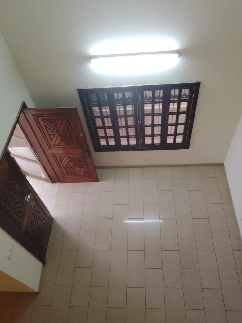 VILLA R+1 EN ANGLE DE RUE À VENDRE À HEDZRANAWOÉ – 4 CHAMBRES, 2 SALONS – 90 MILLIONS