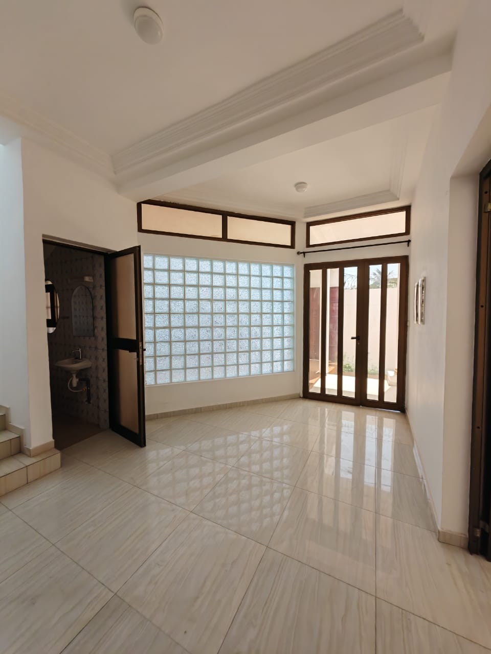 Villa duplex à louer à Novissi – 700000 FCFA