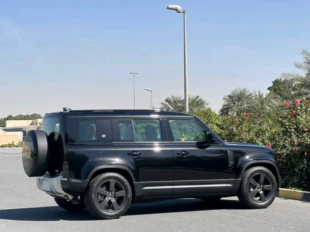 LAND ROVER DEFENDER 2024