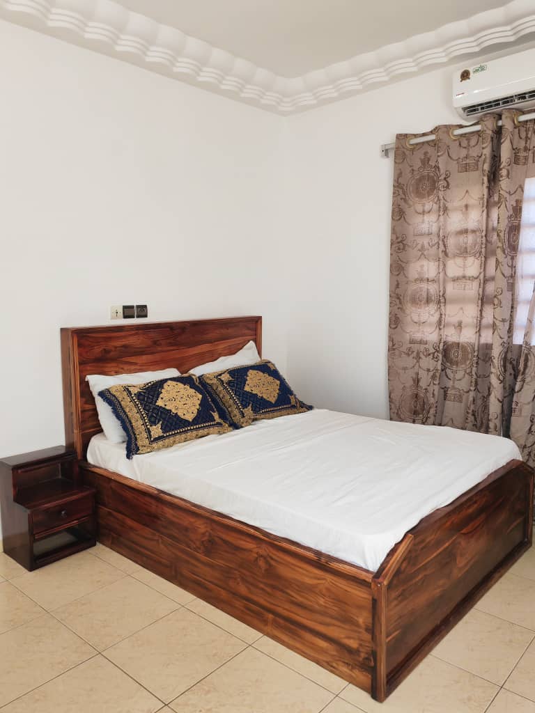 Villa meublée 3 chambres à louer à Baguida – 750000 FCFA
