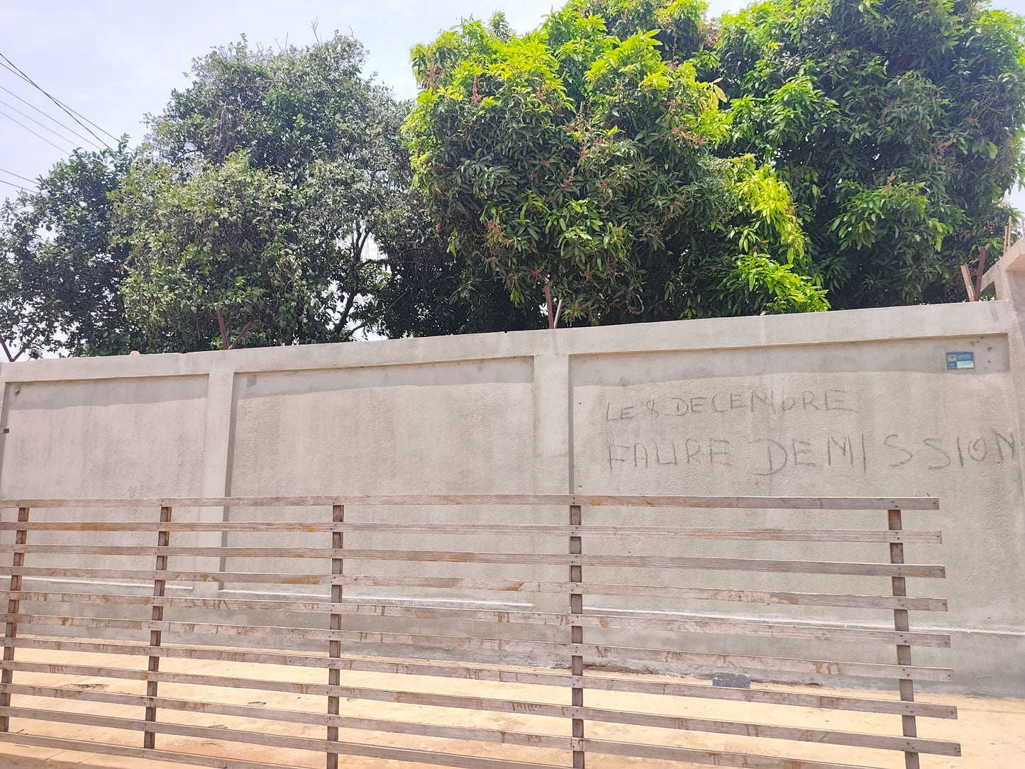 Maison 1 chambre en vente en angle de rue à Totsi – 40 millions FCFA