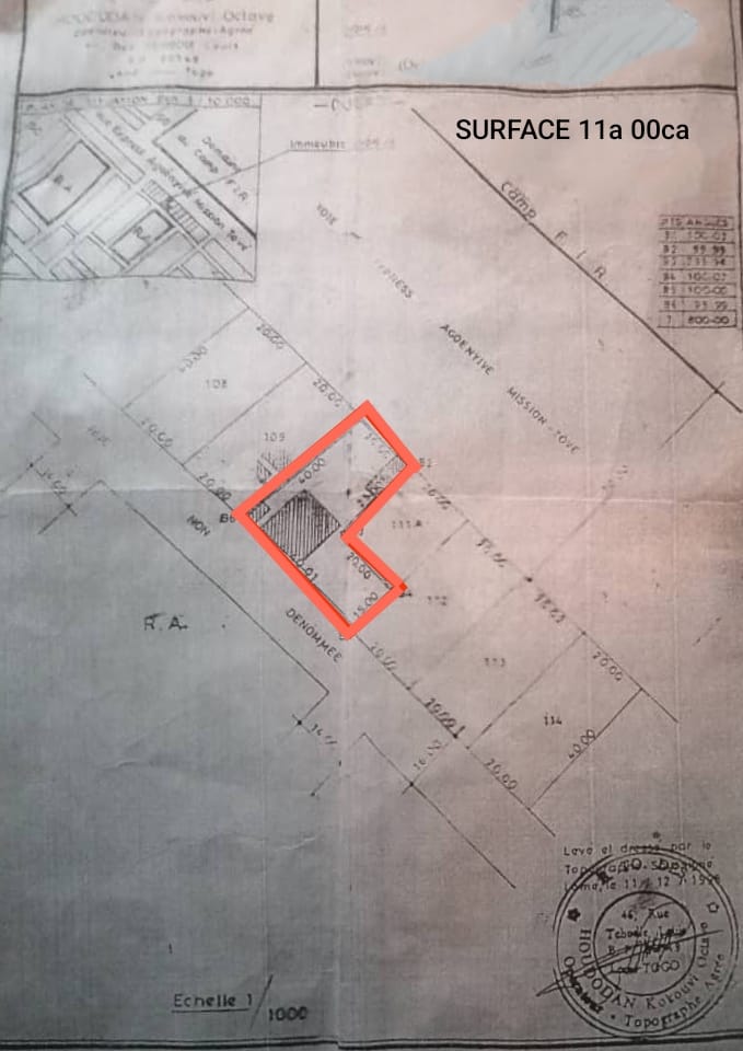 2 lots collés clôturés en bordure du goudron à Agoè Sogbossito – 200 millions FCFA