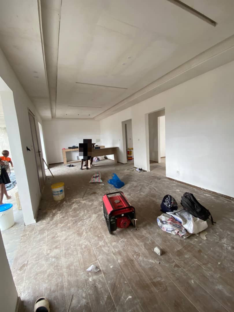 VILLA 4 PIÈCES À VENDRE À ZANGUÉRA AFIADEGNIGBAN, À 300M DU GOUDRON