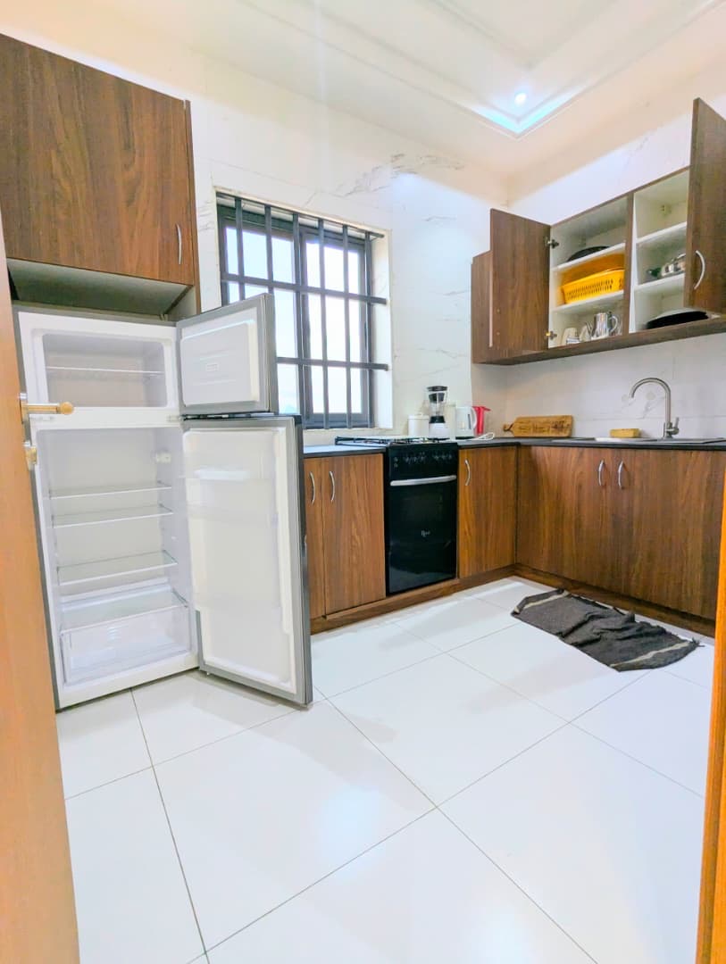 APPARTEMENT MEUBLÉ À LOUER À LOMÉ - HÉDZRANAWOÉ – 2 CHAMBRES SALON – 700.000 FCFA