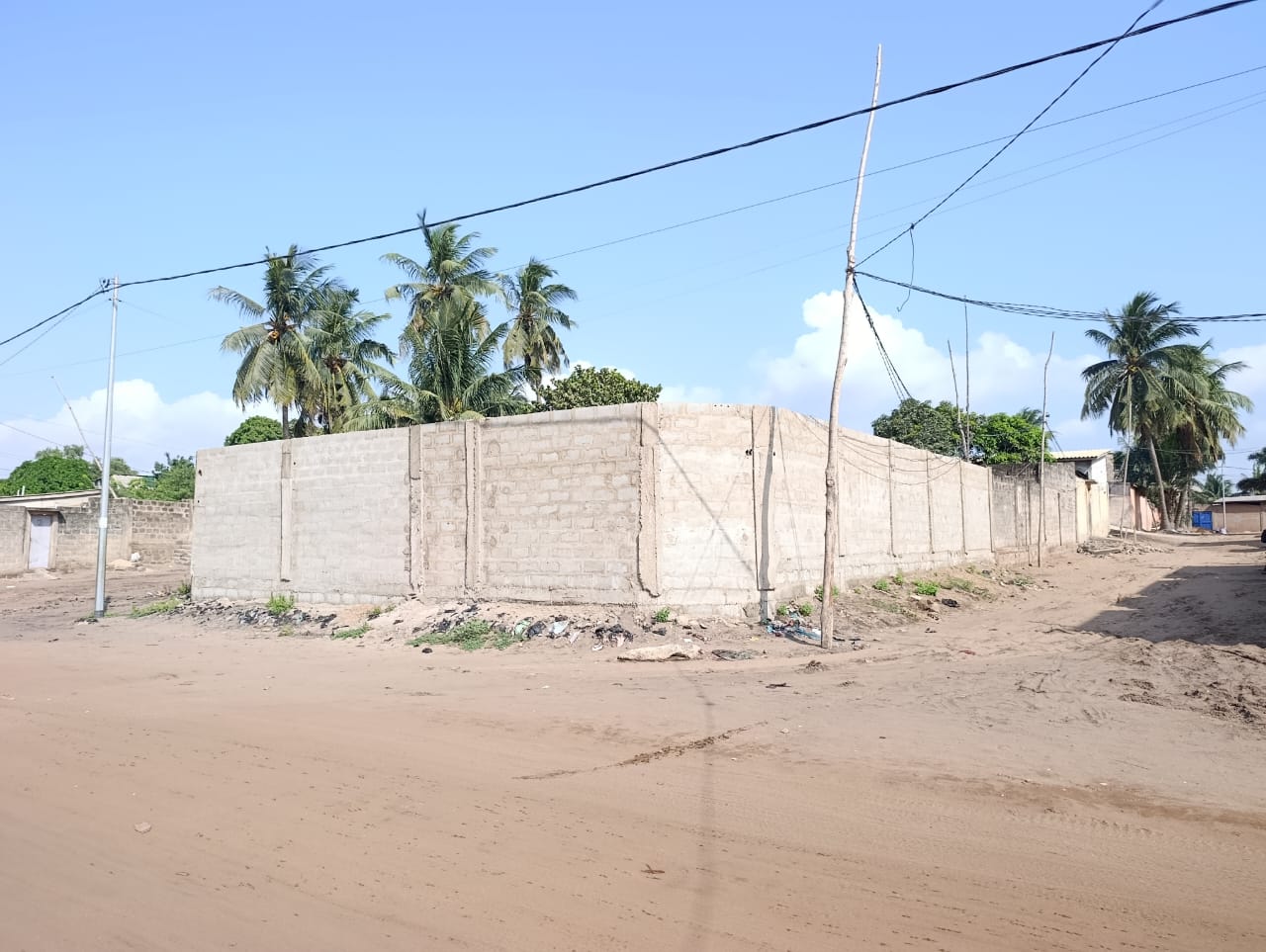 Terrain 1/2 lot à vendre au Port à côté du TP3 – 35 millions FCFA