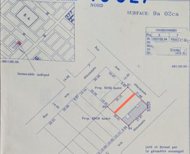 Demi lot avec maison en vente à Agoè Sogbossito – 13 millions FCFA