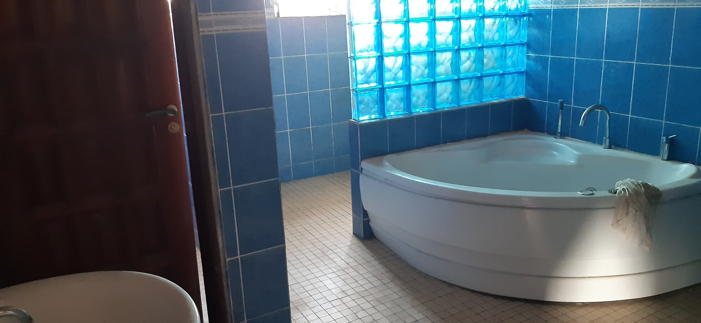 VILLA SOUTERRAINE HAUT STANDING À VENDRE – KPOGAN ZOGBÉDJI – 1800m², 8 CHAMBRES, PISCINE, BOÎTE DE NUIT PRIVÉE