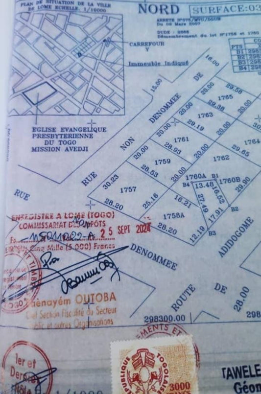 TERRAIN DE 239M² EN VENTE À  LOMÉ - AVÉDJI LIMOUSINE EN BORDURE DE GOUDRON – 75 MILLIONS