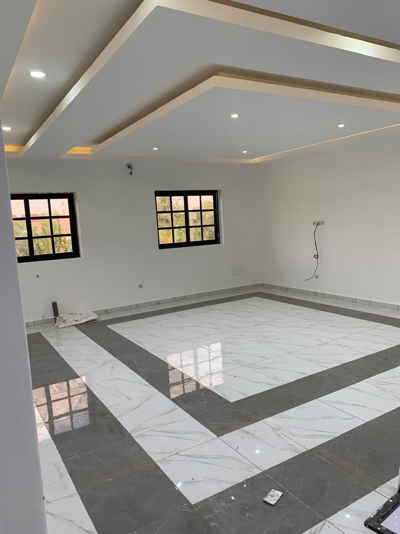 VILLA DUPLEX À VENDRE À SÉGBÉ – 10 PIÈCES