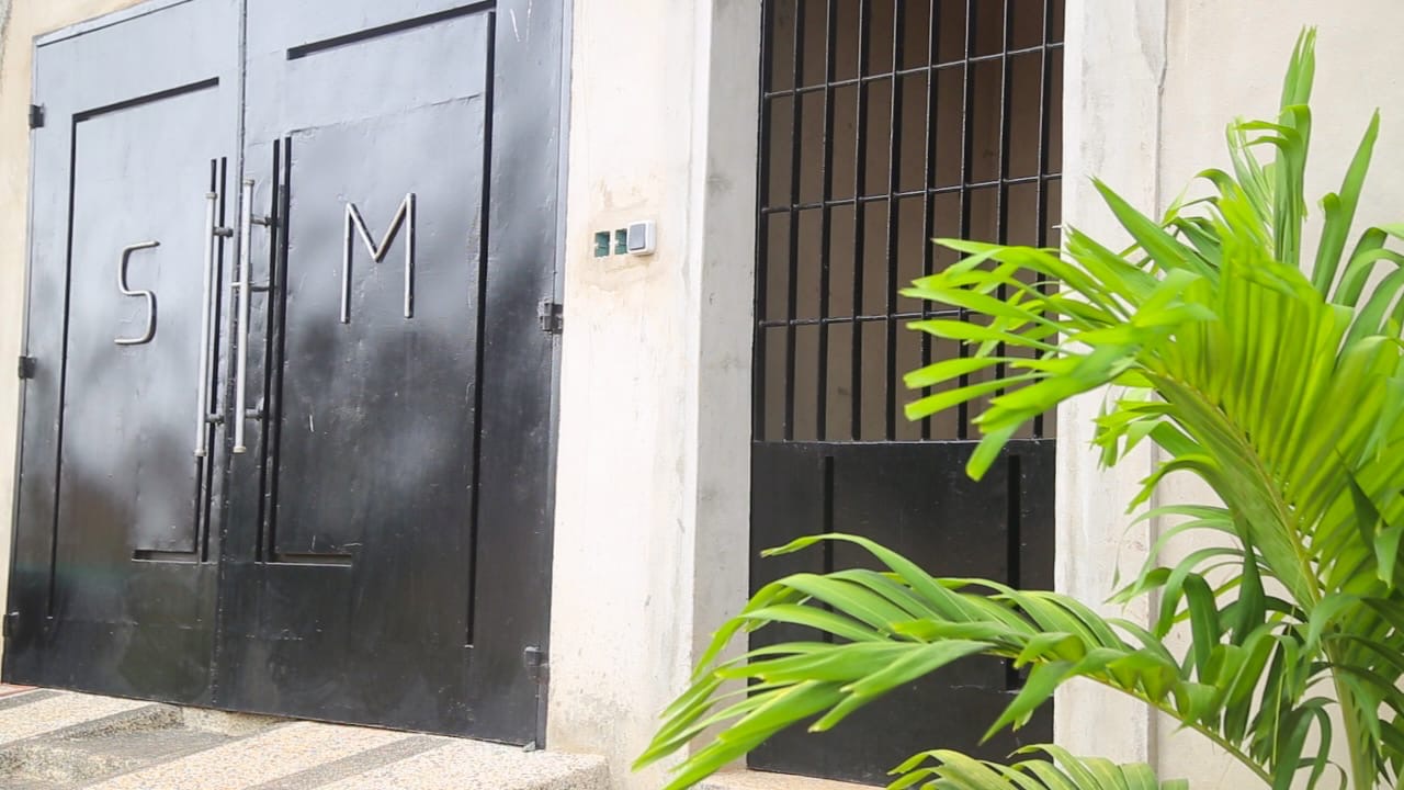 À LOUER – VILLA MEUBLÉ 4 PIÈCES (3 CHAMBRES SALON) À KOHÉ