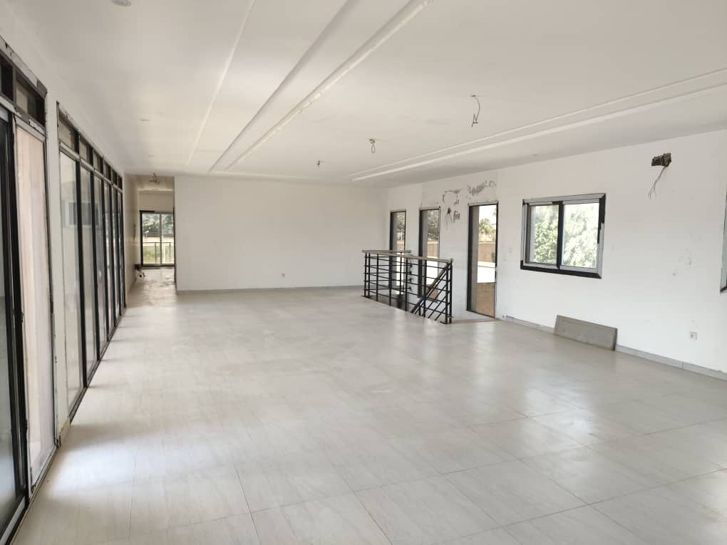 LOMÉ – CITÉ OUA – VILLA R+1 DE 10 PIÈCES À VENDRE