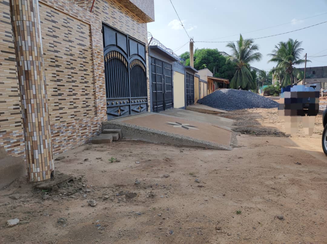 UNE VILLA INACHEVÉE À VENDRE À LOMÉ - ZANGUÉRA – 4 CHAMBRES SUR 3/4 DE LOT