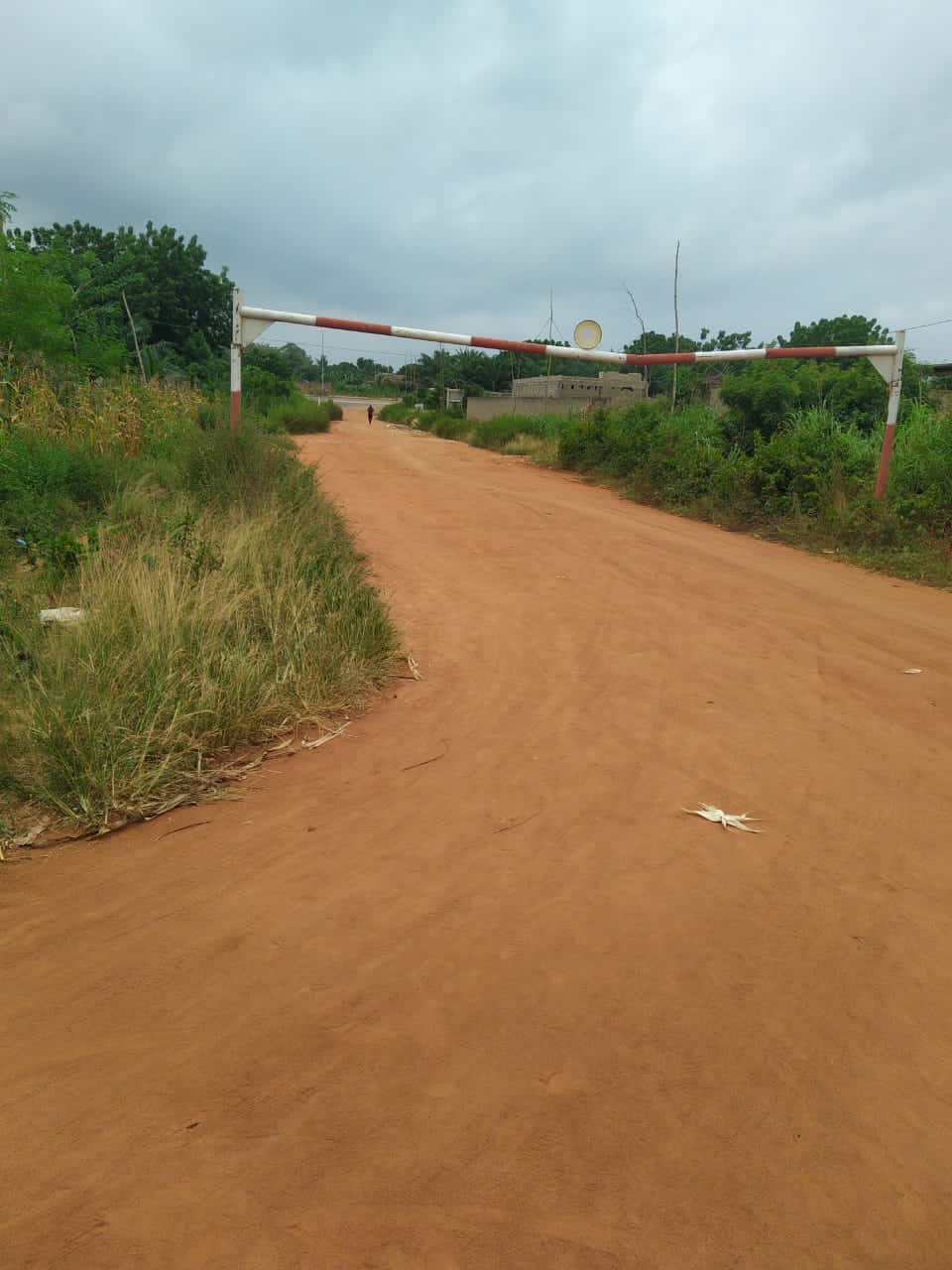 Demi lot en vente à Aképédo – 9 millions FCFA