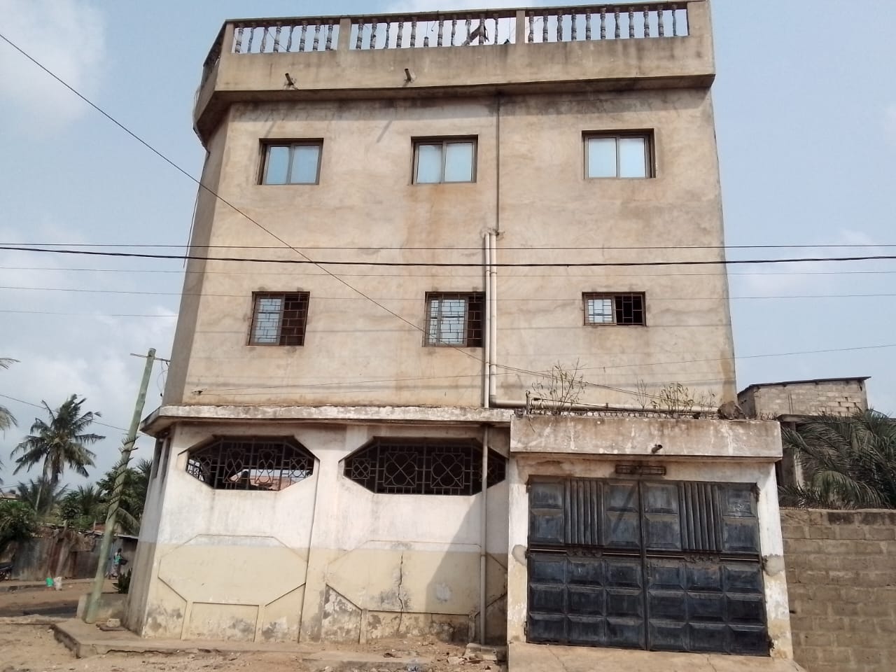 Villa R+2 en vente à Bè Anfamé – 70 millions FCFA