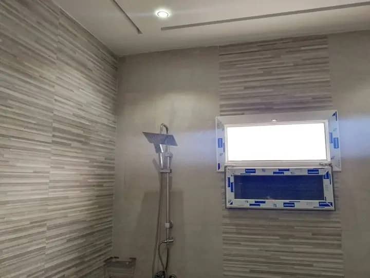 Villa neuve 5 chambres avec piscine à louer à Agbalepedo – 1.500.000 FCFA