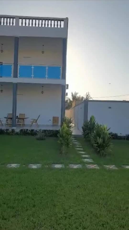 VILLA 15 PIÈCES À VENDRE À LOMÉ - BAGUIDA MONUMENT, CÔTÉ PLAGE